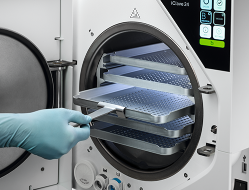 Capacidad de carga optimizada del NSK iClave 24: 5 bandejas y hasta 7 kg de instrumental