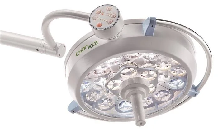 Lámpara quirúrgica Orion 40DS encendida